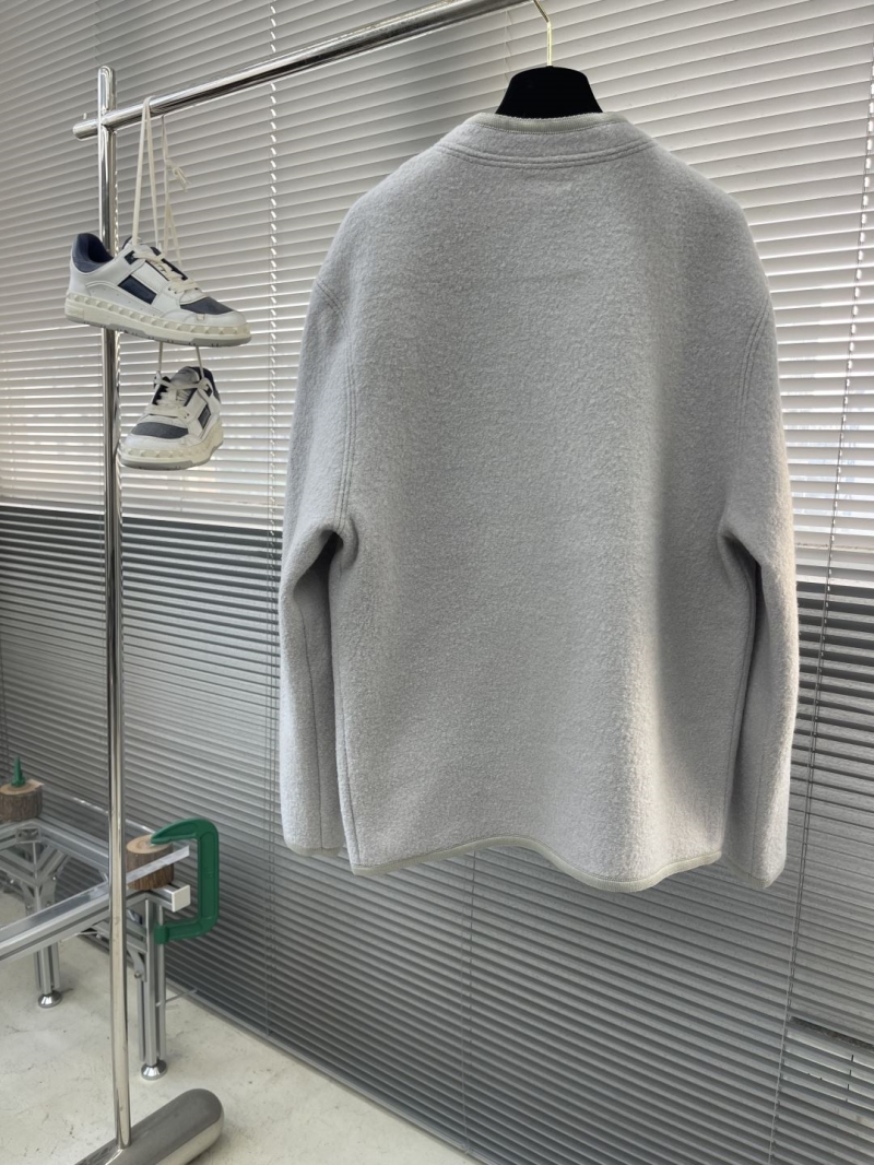 chr1st1an D10r outwear